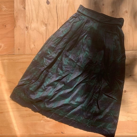 Brooks Brothers Dresses & Skirts - Brooks Brothers Plaid Raw Silk Velvet Trim Skirt